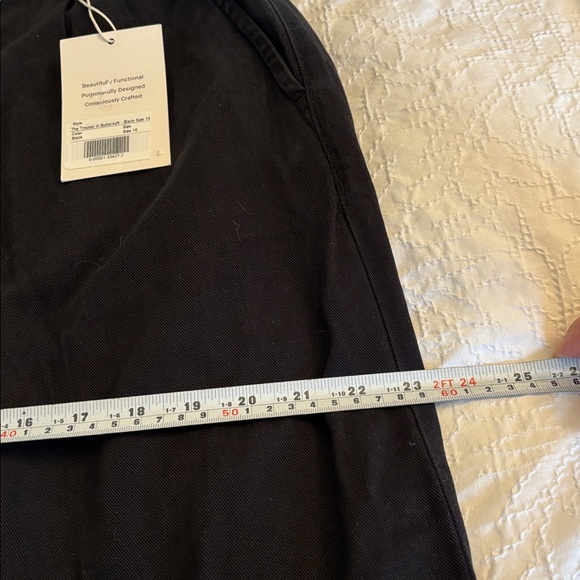 Everlane The Trouser In Buttersoft Black
size 10
NWT
Casual effortless - Picture 15 of 17
